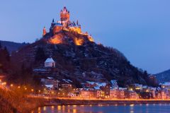 Weihnachtsmarkt Cochem am Fuße der Burg