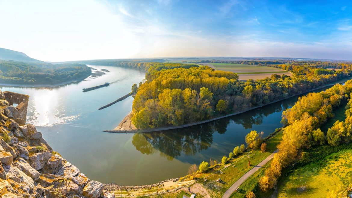 AdobeStock_526308974 Flussmündung, Restrukturierung von Anleihen, IBO, Kapitalmarkt